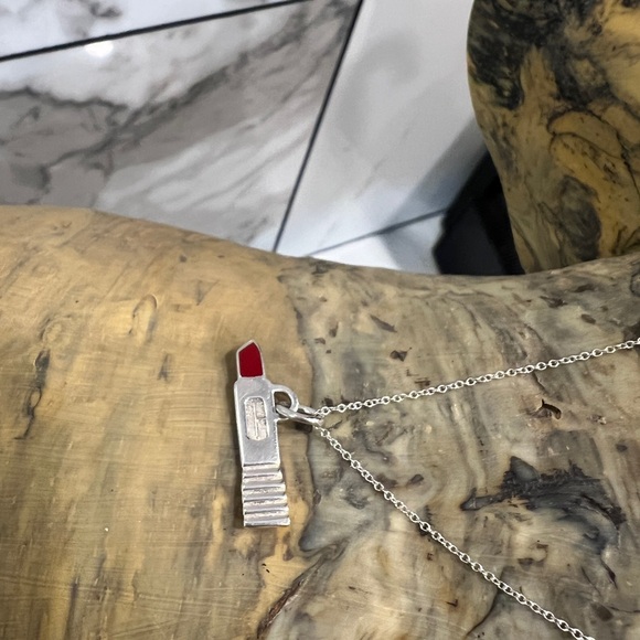 Sterling silver Tiffany & Co. Clinique lipstick pendant plus the 18 “ chain . - Picture 4 of 10